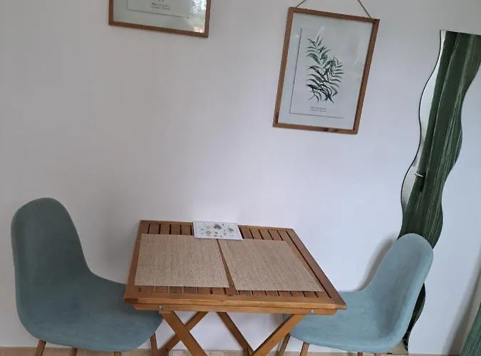 Chic, Hyper Centre, 4 Minutes De La * Кабур